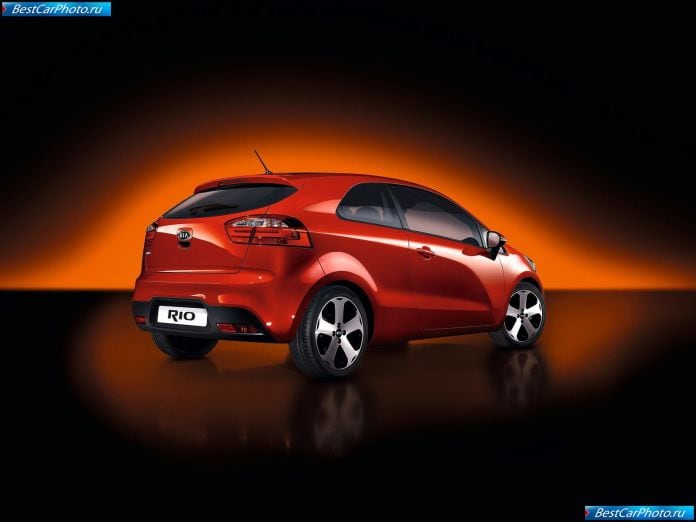 2012 Kia Rio 3-door - фотография 12 из 16