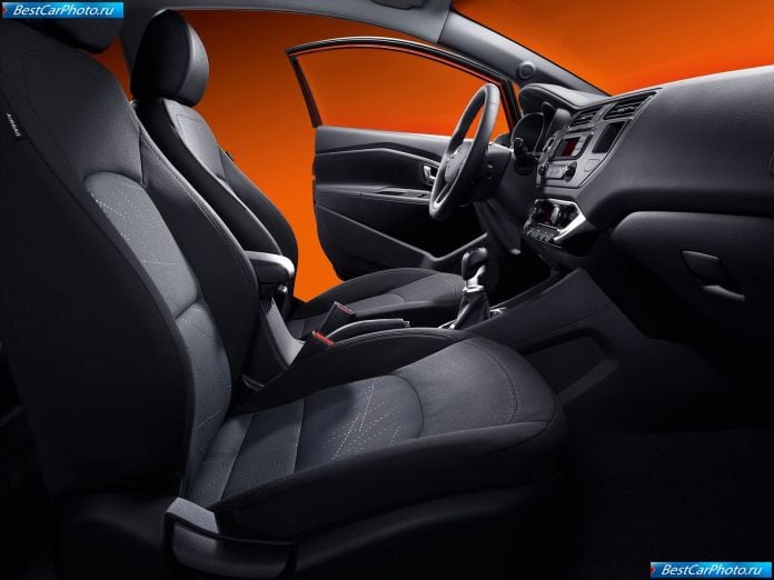 2012 Kia Rio 3-door - фотография 16 из 16
