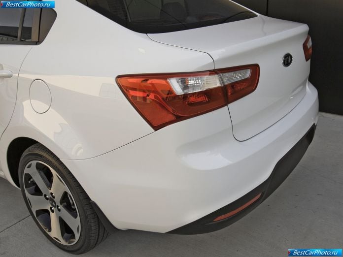2012 Kia Rio Sedan - фотография 11 из 15