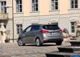 kia_2013-carens_1600x1200_087.jpg