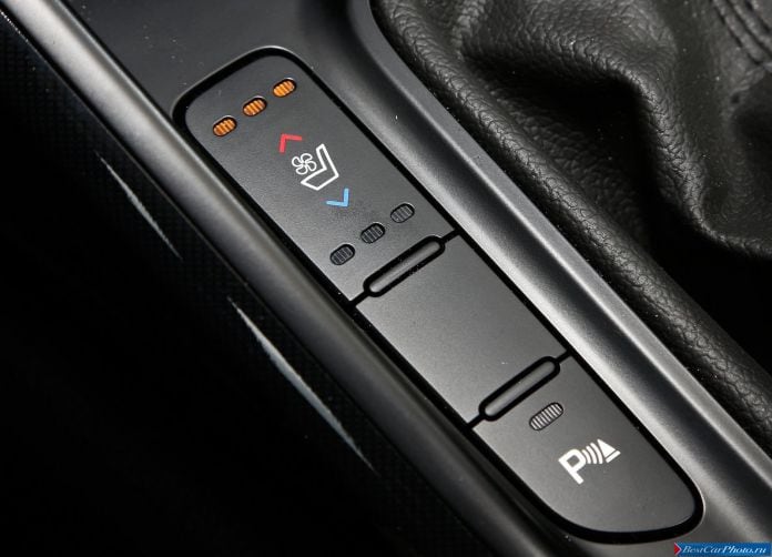 2013 Kia Carens - фотография 158 из 199