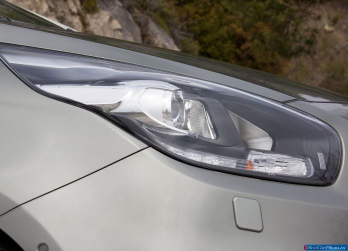 2013 Kia Carens - фотография 175 из 199