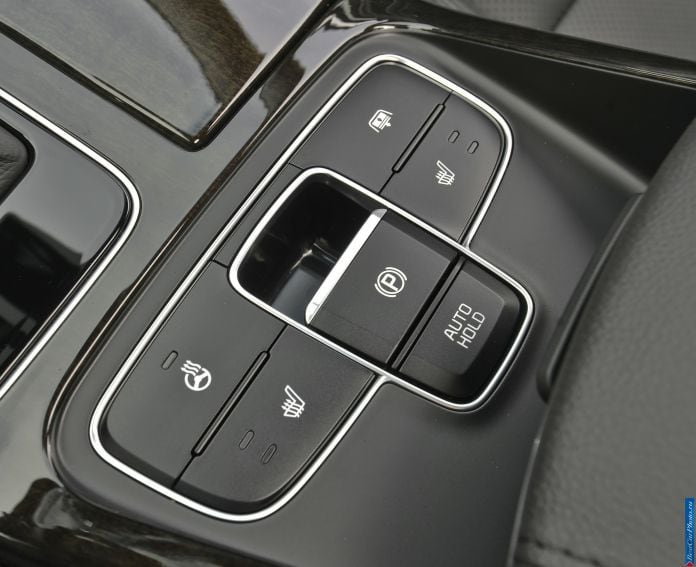 2014 Kia Cadenza - фотография 88 из 102