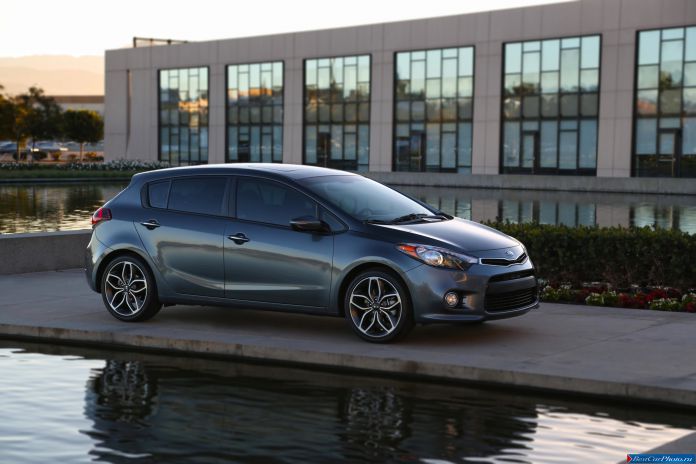 2014 Kia Cerato 5-door - фотография 2 из 61