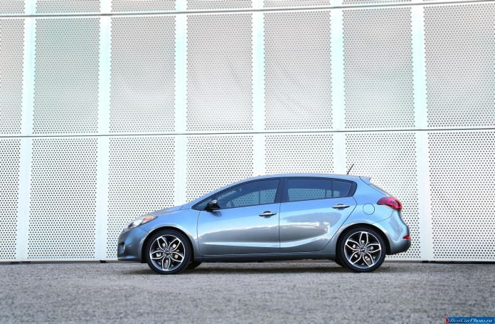 2014 Kia Cerato 5-door - фотография 11 из 61