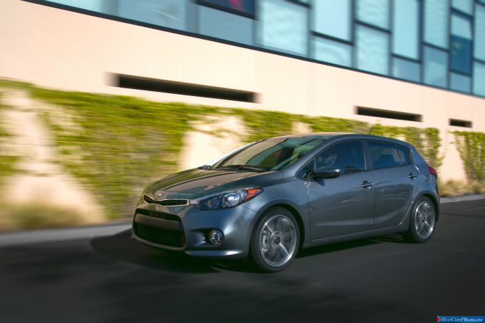 2014 Kia Cerato 5-door - фотография 17 из 61