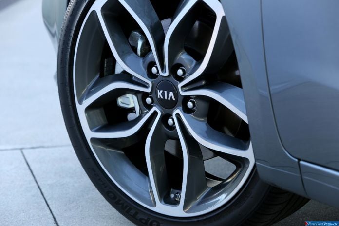 2014 Kia Cerato 5-door - фотография 33 из 61