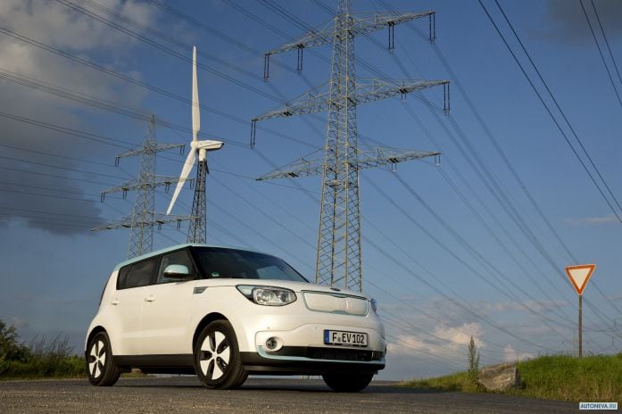 2015 Kia Soul EV - фотография 17 из 39