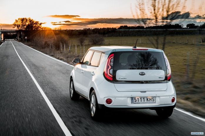 2015 Kia Soul EV - фотография 23 из 39