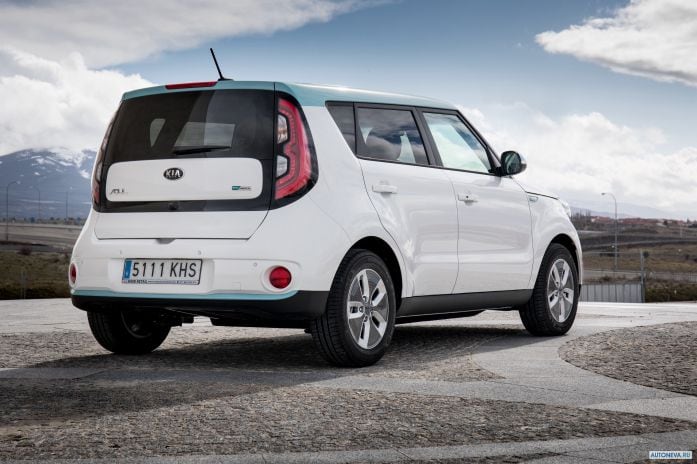 2015 Kia Soul EV - фотография 24 из 39