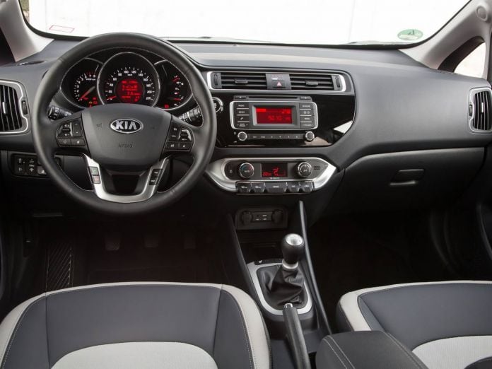 2015 Kia Rio Hatchback - фотография 6 из 47