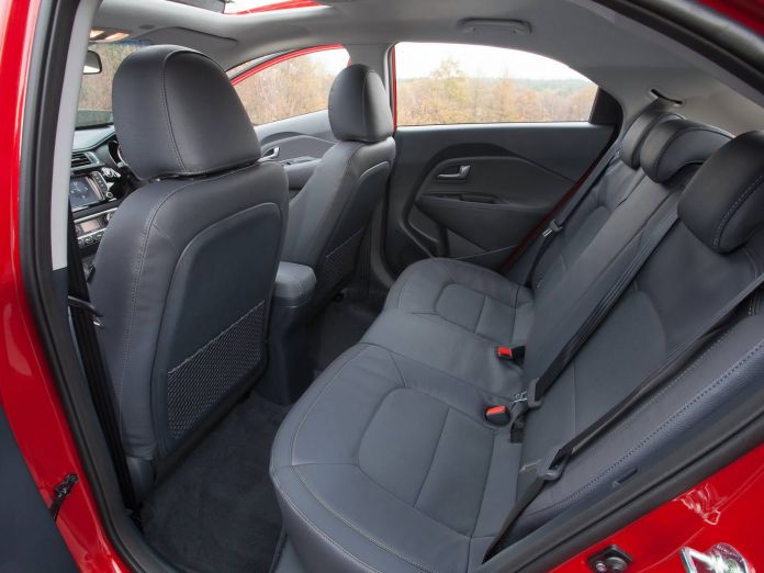 2015 Kia Rio Hatchback - фотография 13 из 47