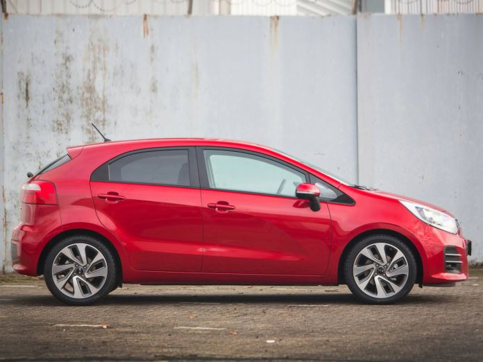 2015 Kia Rio Hatchback - фотография 24 из 47