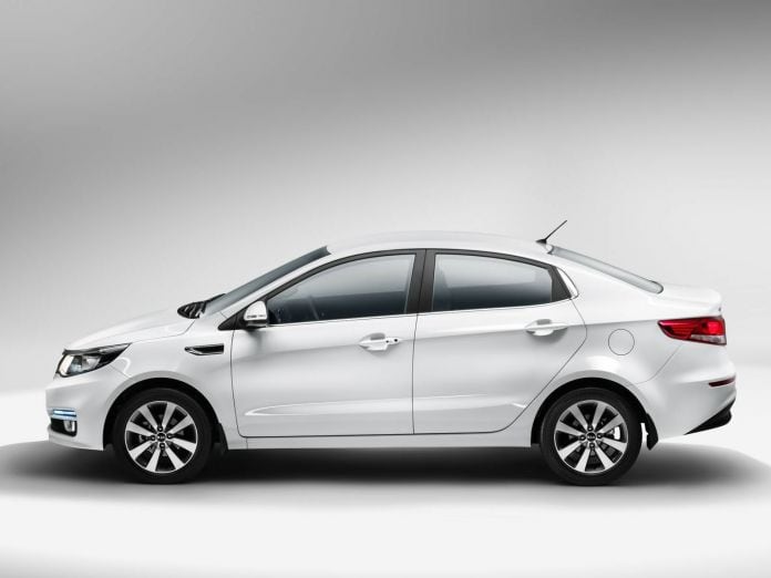 2015 Kia Rio Hatchback - фотография 32 из 47