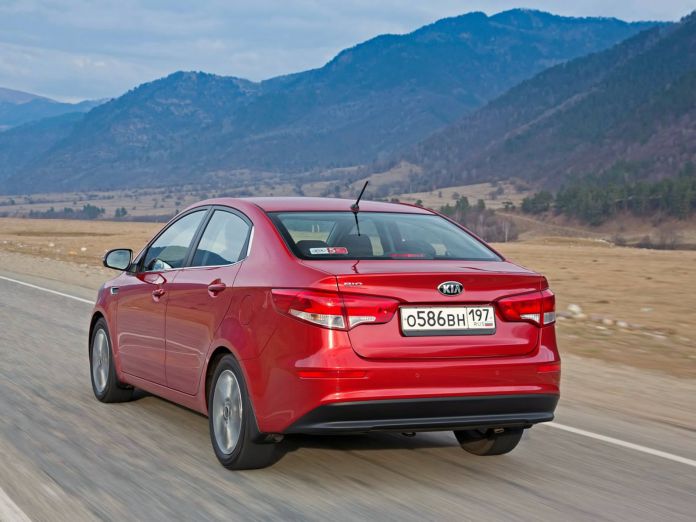 2015 Kia Rio Hatchback - фотография 33 из 47