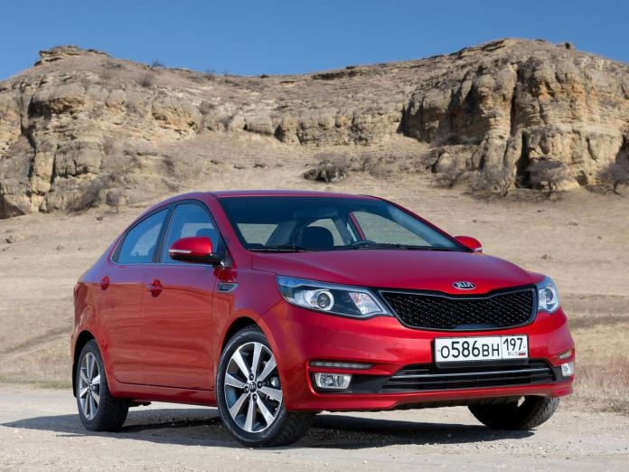 2015 Kia Rio Hatchback - фотография 37 из 47