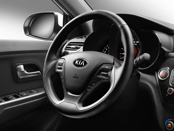 2015 KIA Rio Sedan - фотография 19 из 20