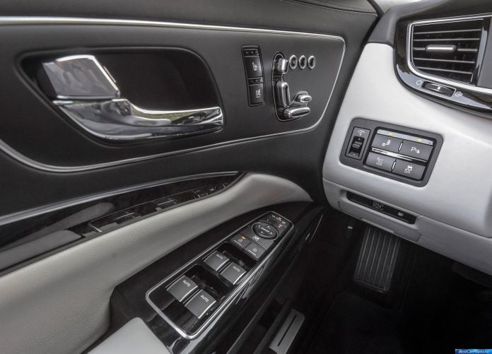2015 Kia K900 - фотография 49 из 56