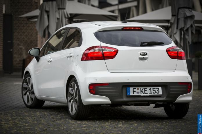2015 Kia Rio - фотография 7 из 24