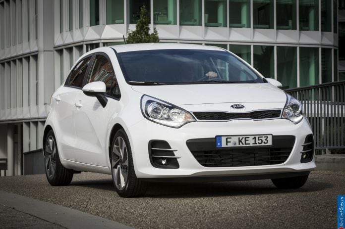 2015 Kia Rio - фотография 8 из 24