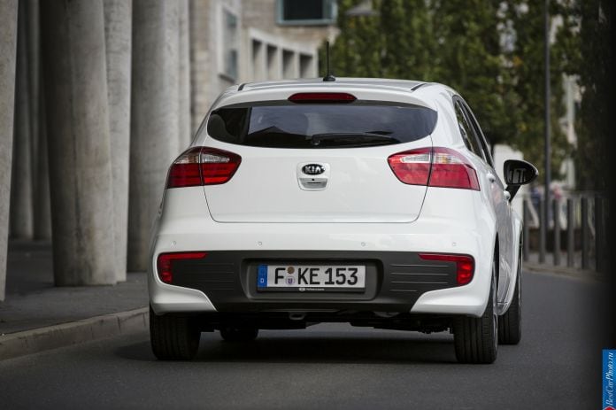 2015 Kia Rio - фотография 11 из 24