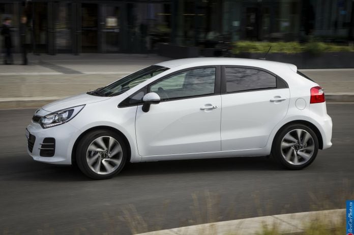 2015 Kia Rio - фотография 13 из 24
