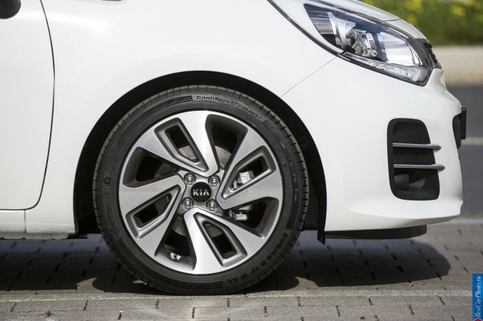 2015 Kia Rio - фотография 14 из 24