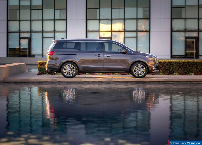 2015 Kia Sedona - фотография 10 из 30