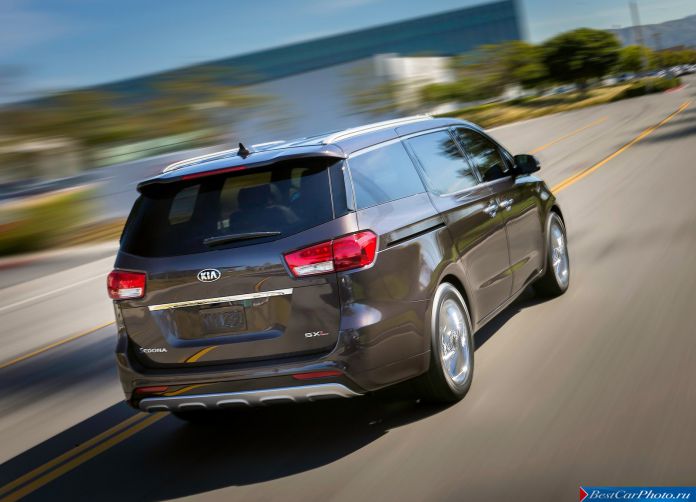 2015 Kia Sedona - фотография 12 из 30
