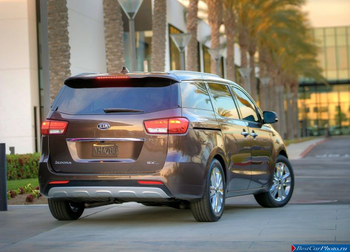 2015 Kia Sedona - фотография 13 из 30