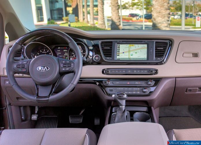 2015 Kia Sedona - фотография 17 из 30