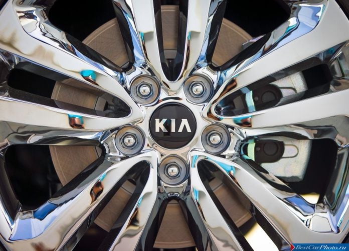 2015 Kia Sedona - фотография 29 из 30
