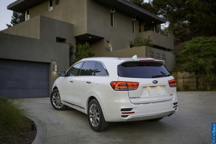 2015 Kia Sorento US-Version - фотография 2 из 12