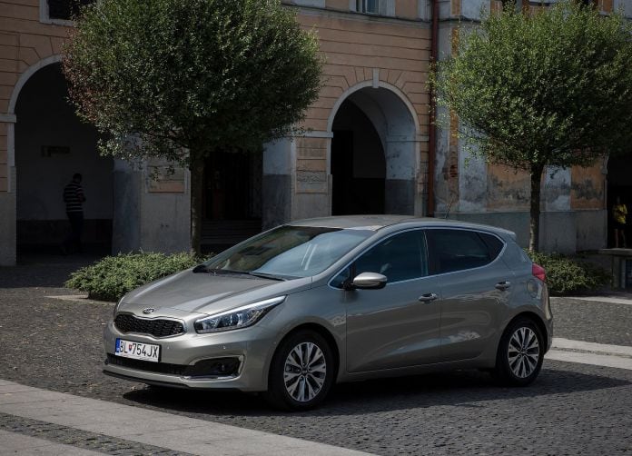 2016 Kia Ceed - фотография 2 из 54