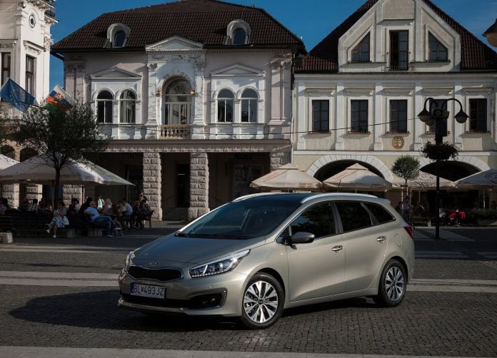 2016 Kia Ceed SW - фотография 2 из 20