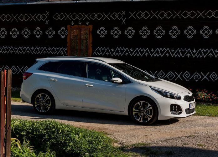 2016 Kia Ceed SW GT Line - фотография 1 из 38
