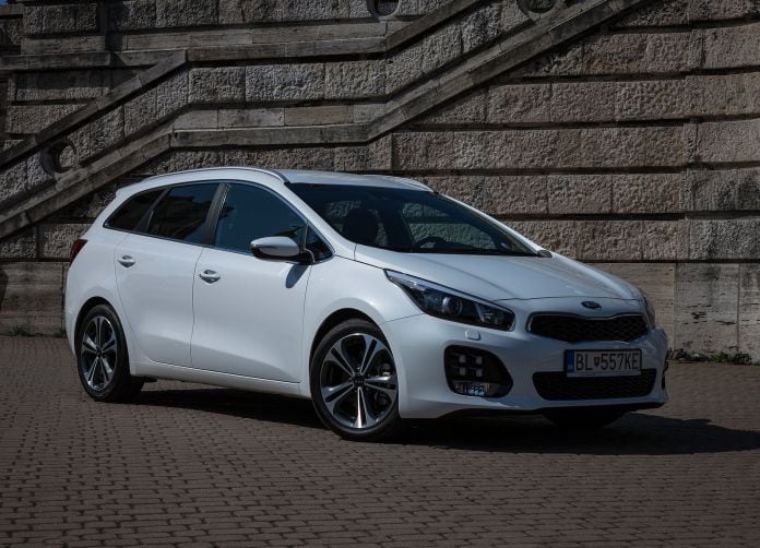 2016 Kia Ceed SW GT Line - фотография 2 из 38
