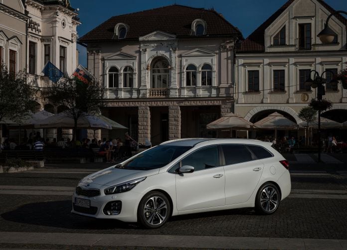 2016 Kia Ceed SW GT Line - фотография 4 из 38