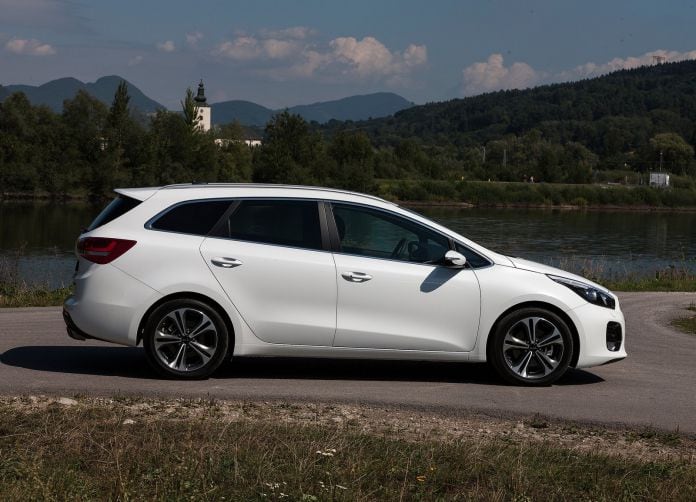 2016 Kia Ceed SW GT Line - фотография 12 из 38