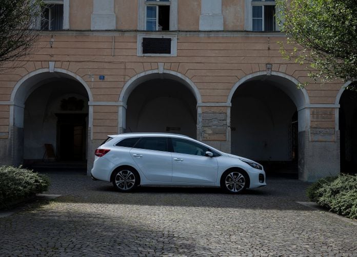 2016 Kia Ceed SW GT Line - фотография 14 из 38