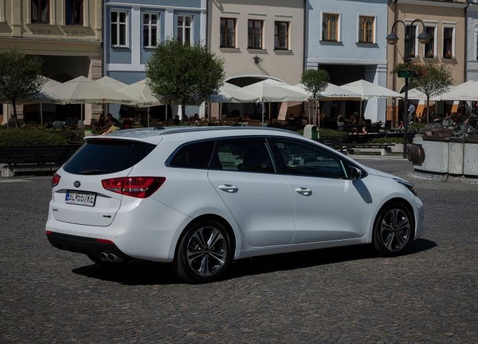 2016 Kia Ceed SW GT Line - фотография 17 из 38