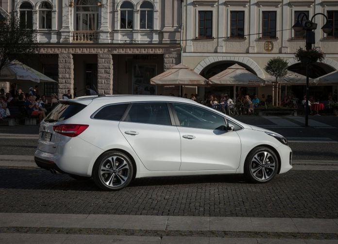 2016 Kia Ceed SW GT Line - фотография 18 из 38