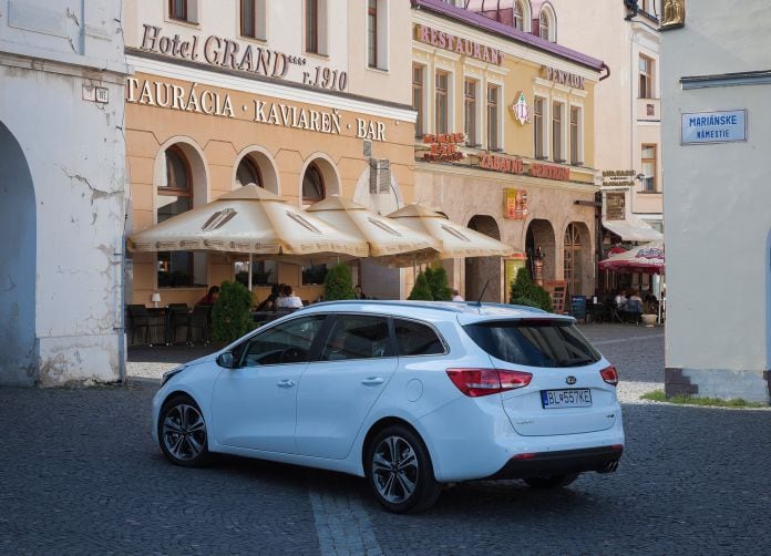 2016 Kia Ceed SW GT Line - фотография 19 из 38