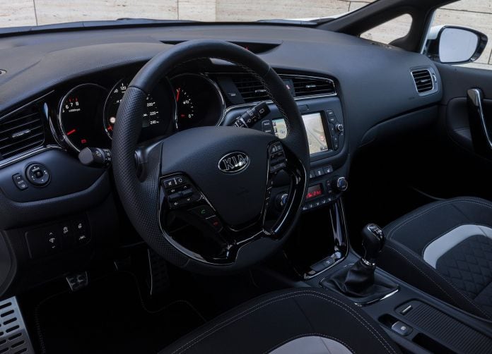 2016 Kia Ceed SW GT Line - фотография 25 из 38