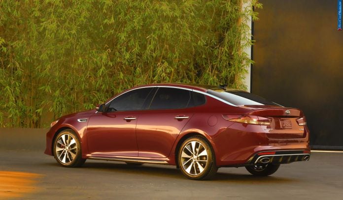 2016 Kia Optima - фотография 4 из 28