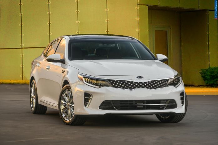 2016 Kia Optima - фотография 12 из 28