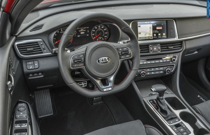 2016 Kia Optima - фотография 26 из 28