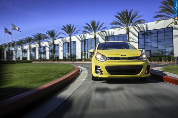 2016 Kia Rio 5-door - фотография 3 из 15
