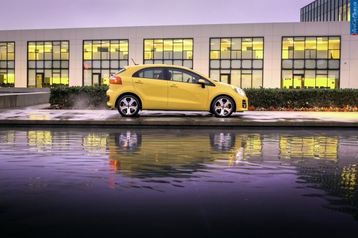 2016 Kia Rio 5-door - фотография 6 из 15