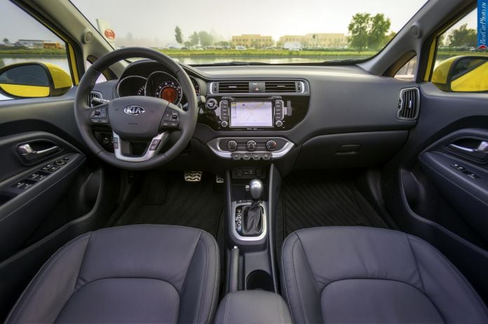 2016 Kia Rio 5-door - фотография 11 из 15